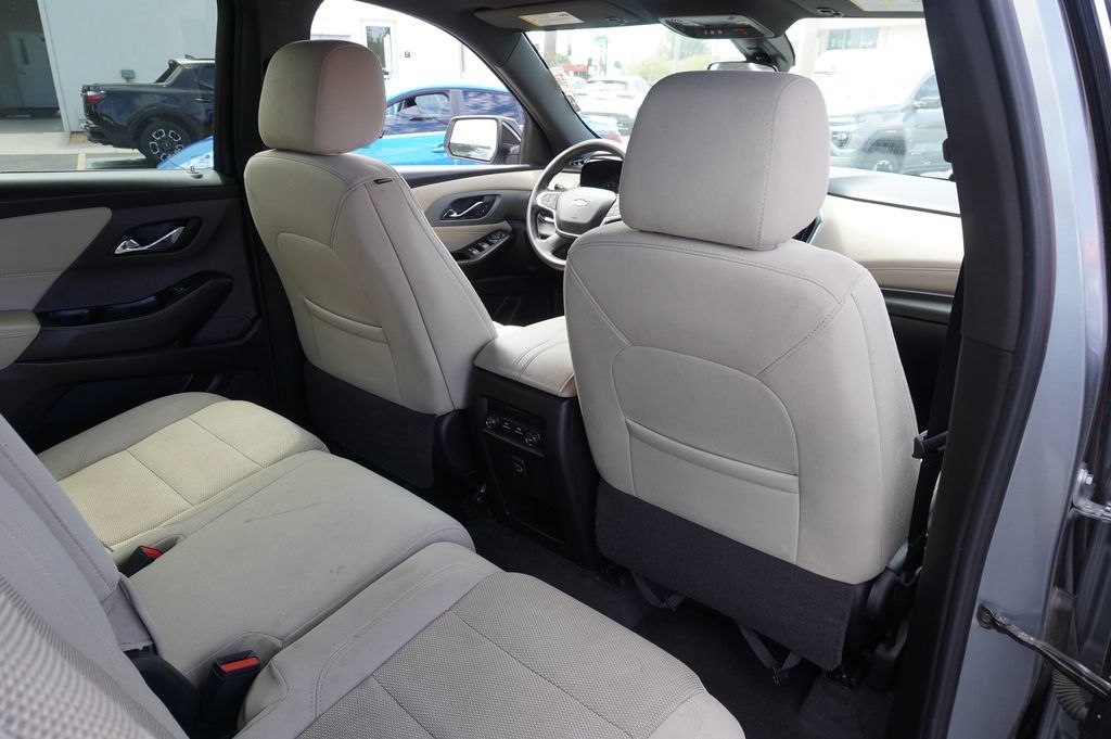 Certified 2023 Chevrolet Traverse LS FWD image 11
