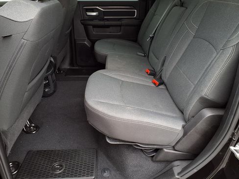 Used 2024 RAM 2500 Big Horn w/ Sport Appearance Package image 12