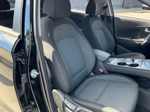 Used 2023 Hyundai Kona SE w/ Cargo Package image 21