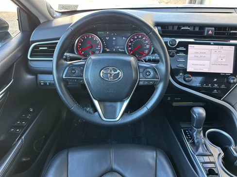 Used 2018 Toyota Camry XSE image 15