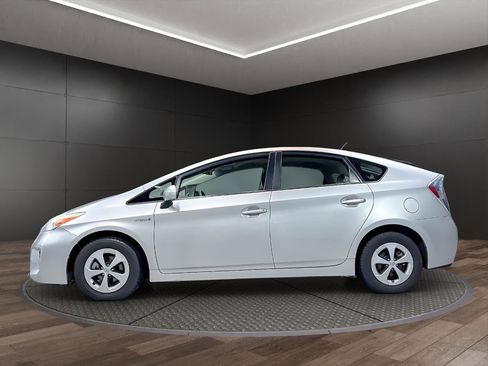 Used 2013 Toyota Prius Two image 5