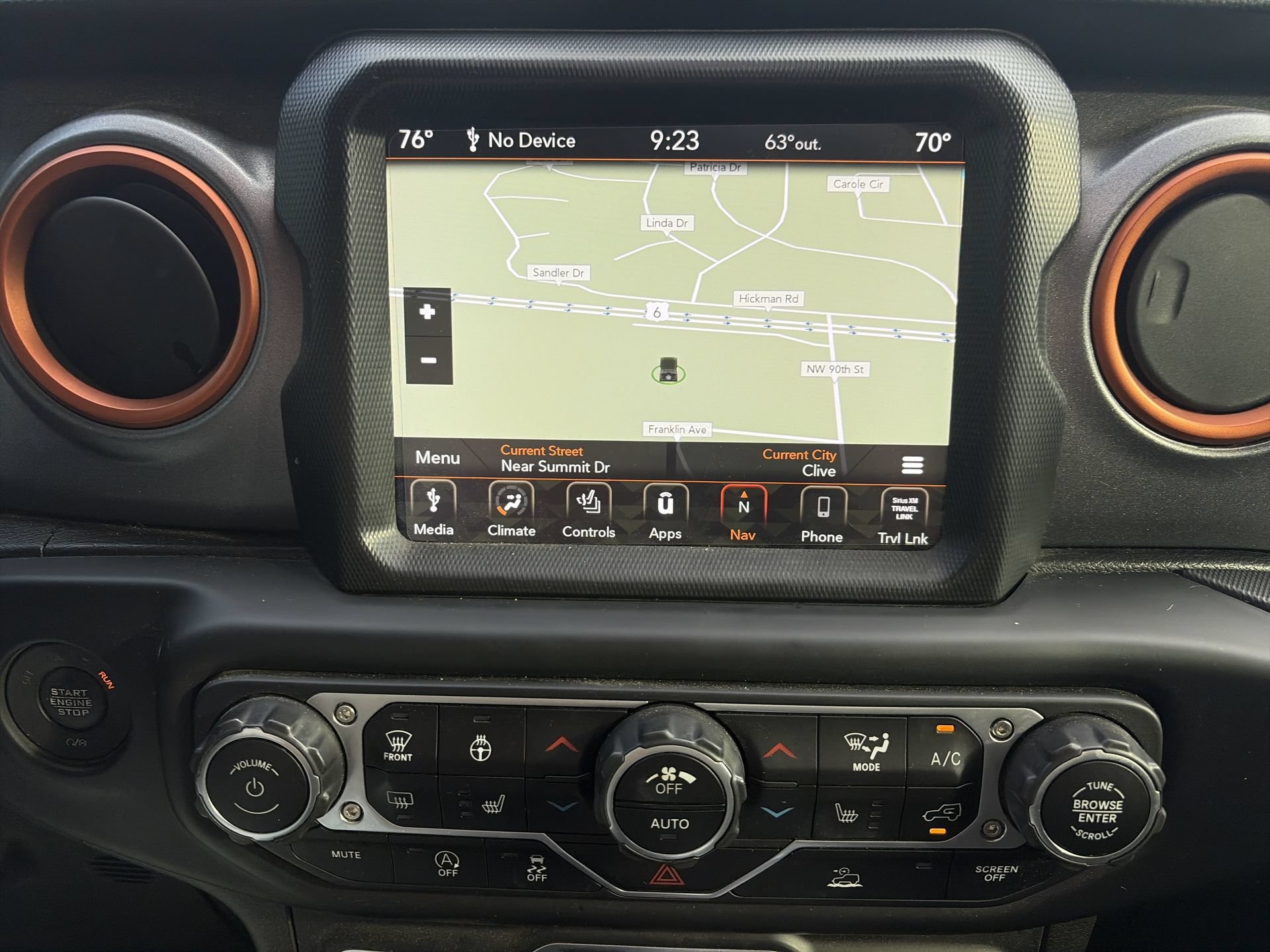 Used 2021 Jeep Gladiator Mojave AWD/4WD image 15