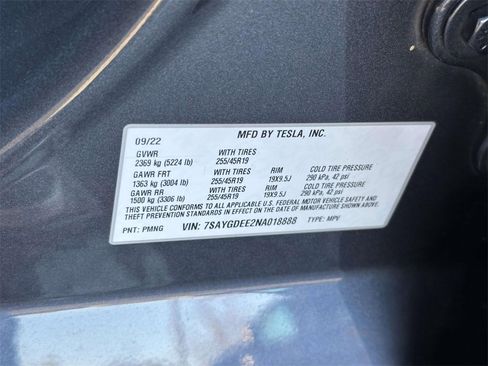 Used 2022 Tesla Model Y Long Range image 25
