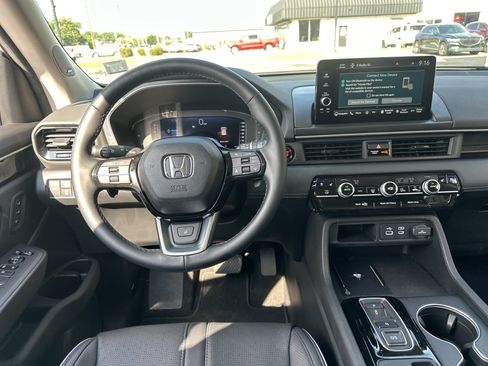 Used 2024 Honda Pilot Elite image 15