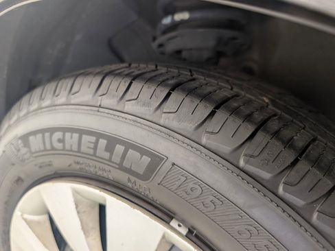 Used 2012 Honda Civic LX image 9