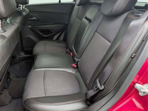 Used 2018 Chevrolet Trax LT w/ LT Convenience Package image 14