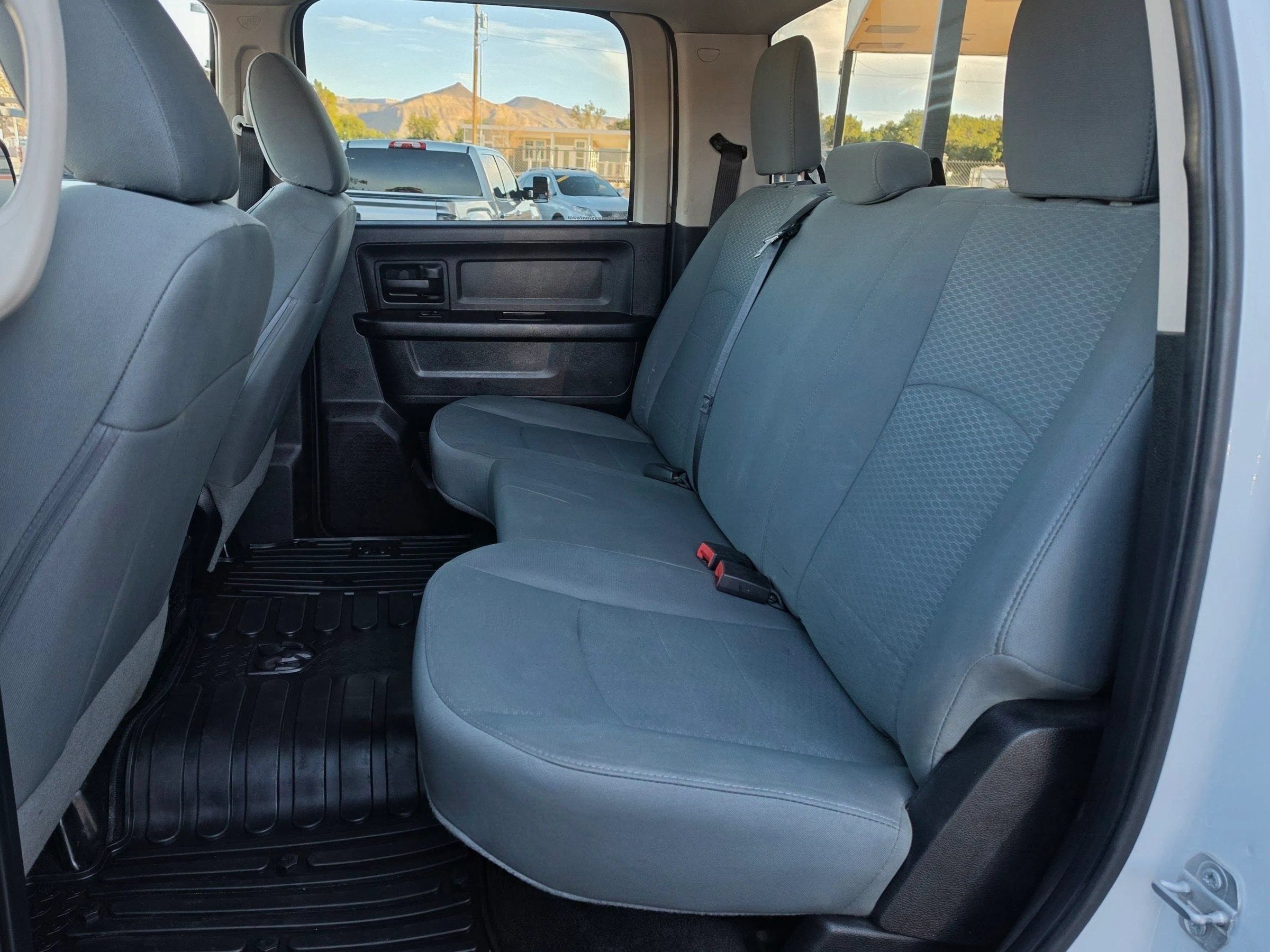 Used 2016 RAM 3500 Tradesman w/ Chrome Appearance Group AWD/4WD image 18