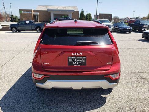 Certified 2024 Kia Niro LX image 6