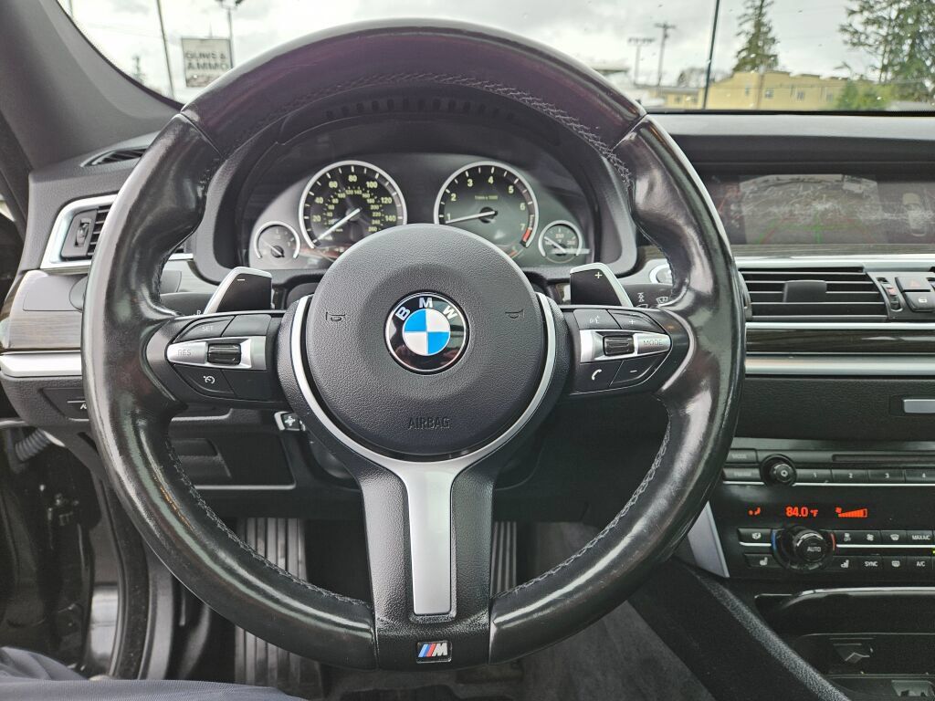 Used 2016 BMW 550i Gran Turismo xDrive w/ M Sport AWD/4WD image 19
