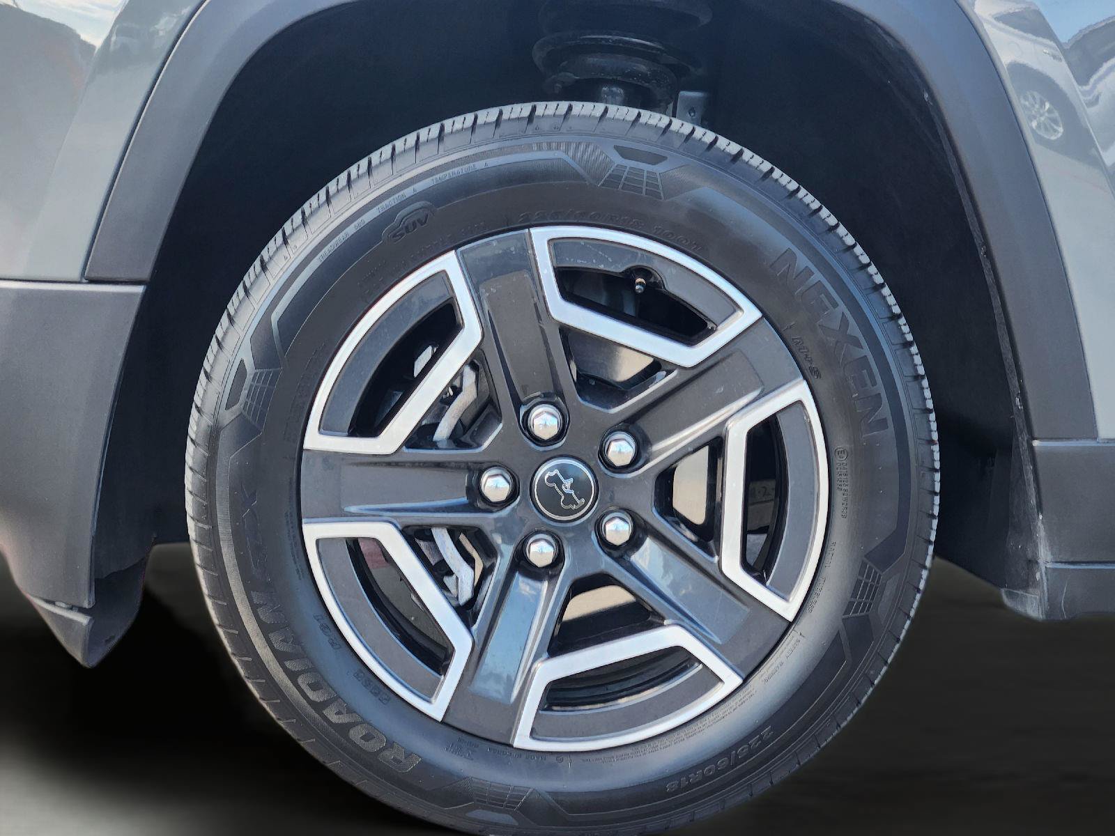 Used 2026 Jeep Cherokee Limited AWD/4WD image 10