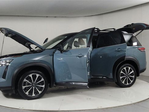 Used 2026 Nissan Pathfinder Platinum w/ Cargo Package AWD/4WD image 10