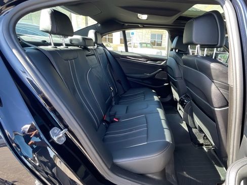 Used 2022 BMW M550i xDrive M550i xDrive image 34