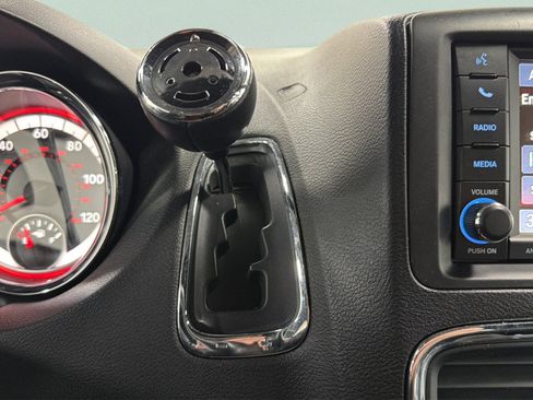 Used 2017 Dodge Grand Caravan SXT FWD image 23