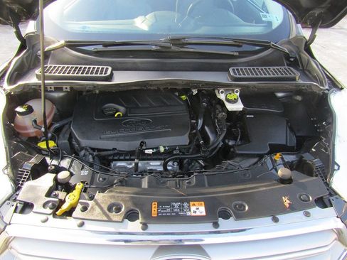 Used 2017 Ford Escape SE image 9