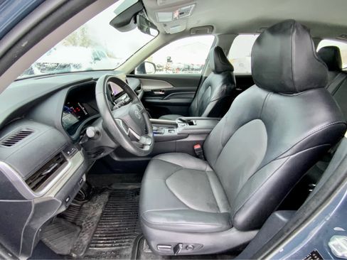 Used 2024 Toyota Grand Highlander XLE image 21