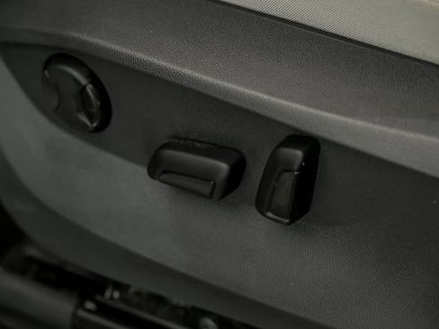 Certified 2024 Volkswagen Tiguan SE R-Line image 16