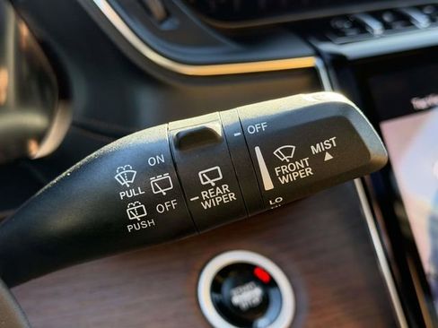 Used 2024 Jeep Grand Cherokee L Summit image 23