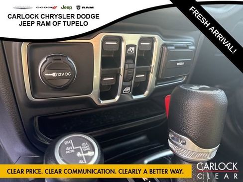 Used 2025 Jeep Wrangler Sahara image 23