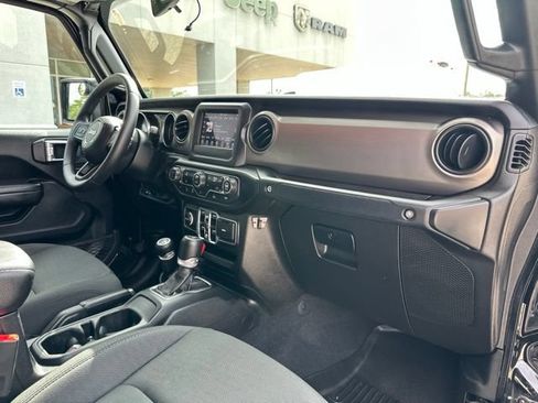 Used 2020 Jeep Gladiator Sport w/ Quick Order Package 24S AWD/4WD image 40