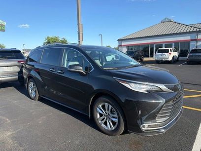 Used 2022 Toyota Sienna Limited