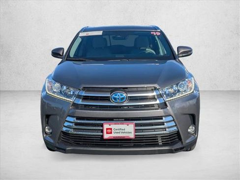 Certified 2019 Toyota Highlander Limited image 2