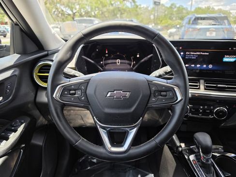 Used 2024 Chevrolet Trax ACTIV w/ Sunroof Package FWD image 15