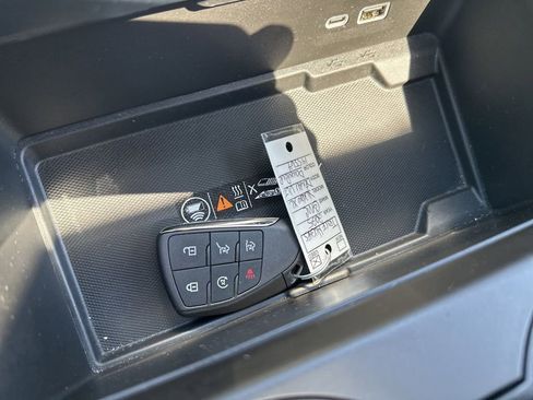 Used 2025 GMC Yukon XL Denali Ultimate w/ LPO, Floor Liner Package image 27