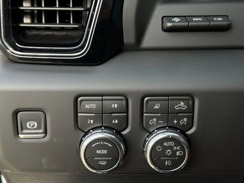 New 2026 GMC Sierra 2500 AT4X image 19