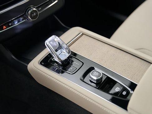 New 2026 Volvo XC90 B5 Plus w/ Protection Package AWD/4WD image 15