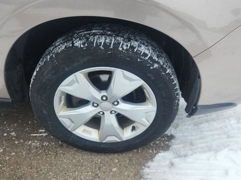 Used 2016 Subaru Forester 2.5i w/ Popular Package #2 image 2