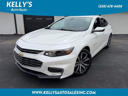 Used 2017 Chevrolet Malibu LT FWD image 1