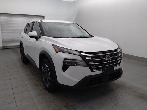 Used 2024 Nissan Rogue SV image 13