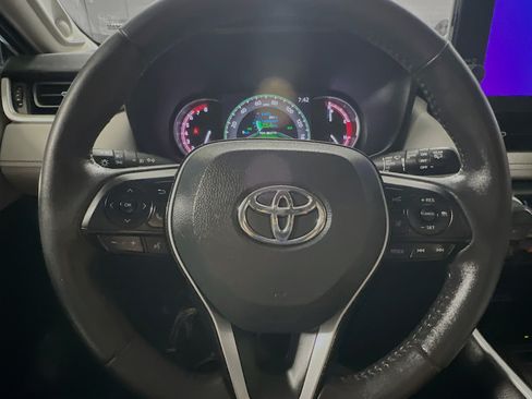 Used 2023 Toyota RAV4 XLE Premium FWD image 18