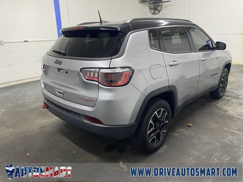 Used 2018 Jeep Compass Latitude w/ Popular Equipment Group image 3