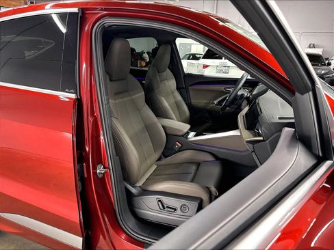 Used 2025 Audi Q5 Prestige AWD/4WD image 10