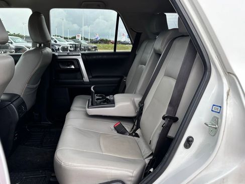 Used 2018 Toyota 4Runner SR5 RWD image 9