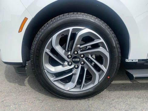 New 2026 Lincoln Navigator L Reserve AWD/4WD image 13