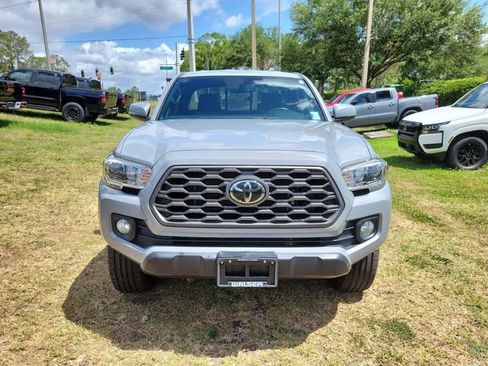 Used 2020 Toyota Tacoma TRD Off-Road w/ TRD Premium Off Road Package AWD/4WD image 5