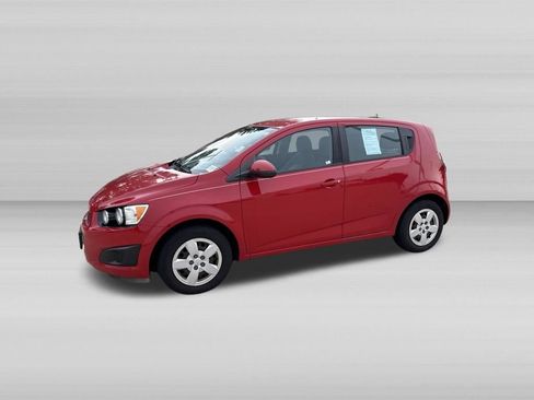 Used 2013 Chevrolet Sonic LS FWD image 9