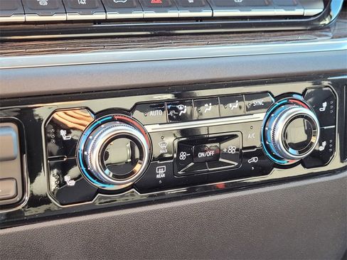 New 2026 GMC Sierra 2500 SLE w/ SLE Value Package; image 17