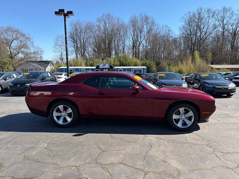 Used 2021 Dodge Challenger SXT image 8
