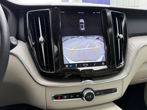 Certified 2023 Volvo XC60 B5 Plus w/ Climate Package image 20