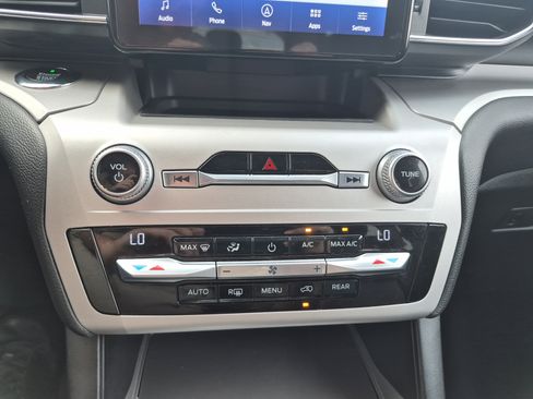 Used 2020 Ford Explorer XLT w/ Equipment Group 202A image 32