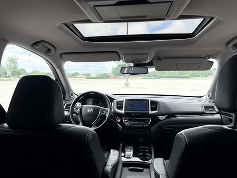 Used 2016 Honda Pilot Touring image 9