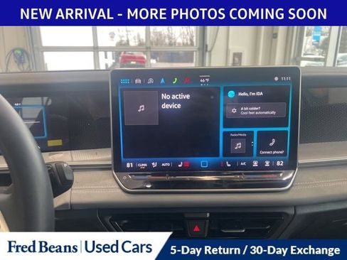 Used 2025 Volkswagen Tiguan SE w/ Panoramic Sunroof Package image 12