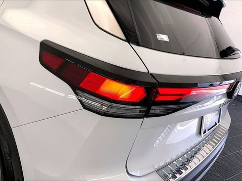 Certified 2025 Volkswagen Tiguan S AWD/4WD image 28
