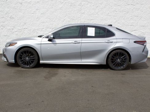 Used 2021 Toyota Camry XSE AWD/4WD image 4