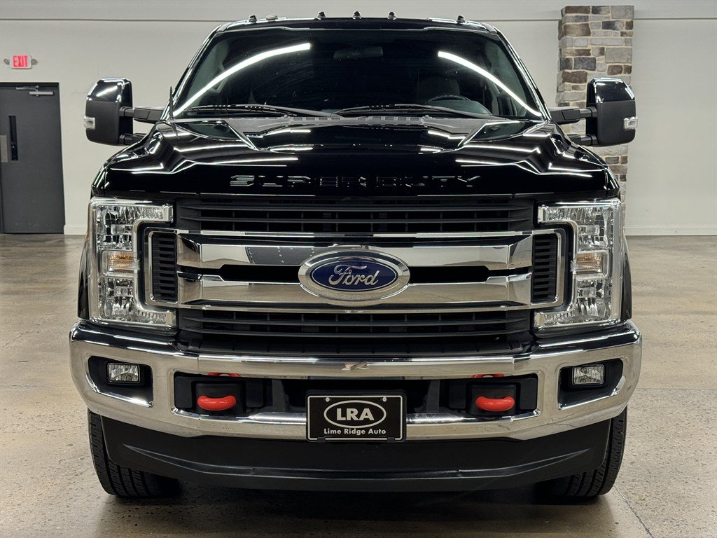 Used 2017 Ford F350 XLT w/ XLT Premium Package AWD/4WD image 4