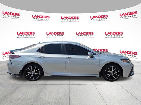 Used 2024 Toyota Camry SE FWD image 2