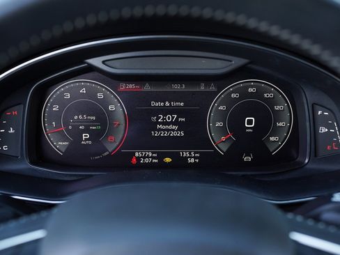 Used 2019 Audi Q8 Prestige w/ Adaptive Chassis Package image 26